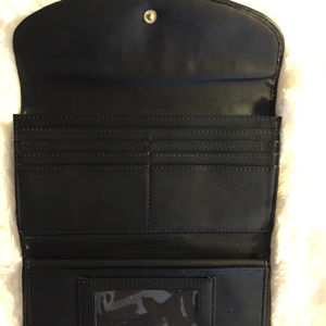 Women's Black leather wallet w/checkbook capacity